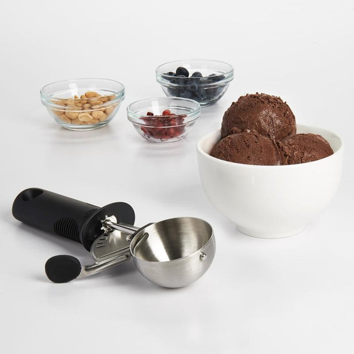 OXO Ice Cream scoop with Lever
